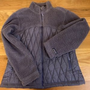 Patagonia woman’s fleece in Lavender. Size Large.